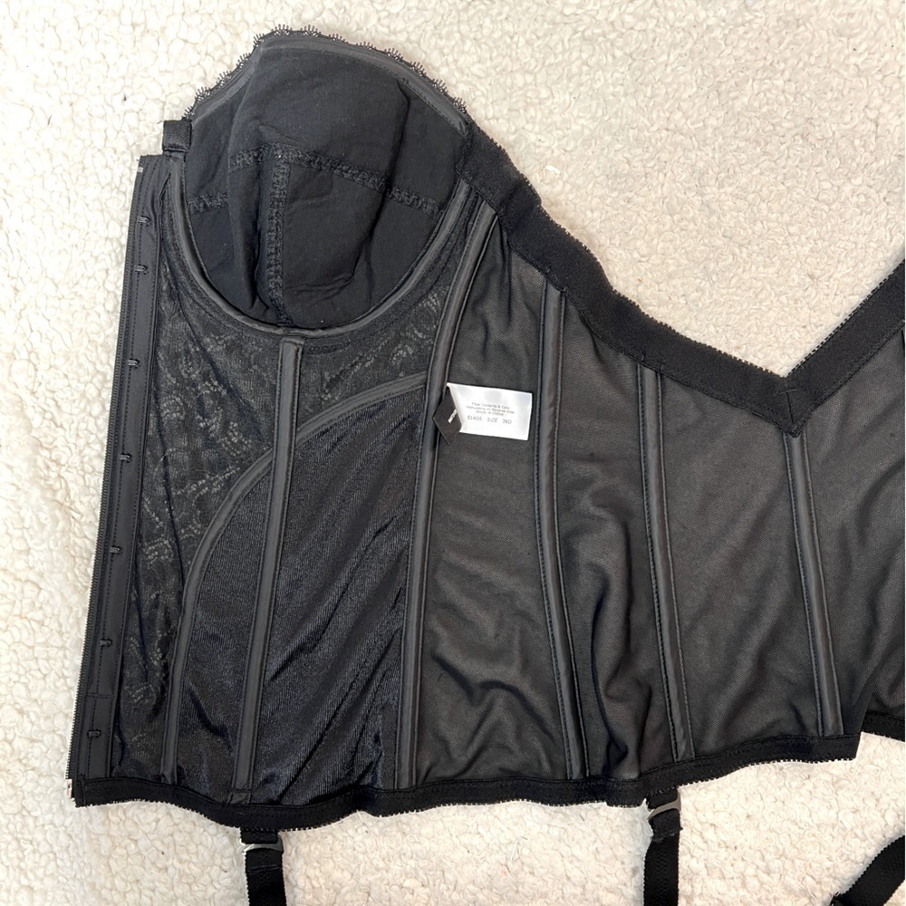 Frederick's of Hollywood Black Strapless Corset/Bra/Garter 38D NWOT - Picture 7 of 10